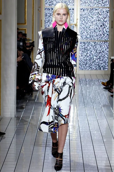 Look 9
